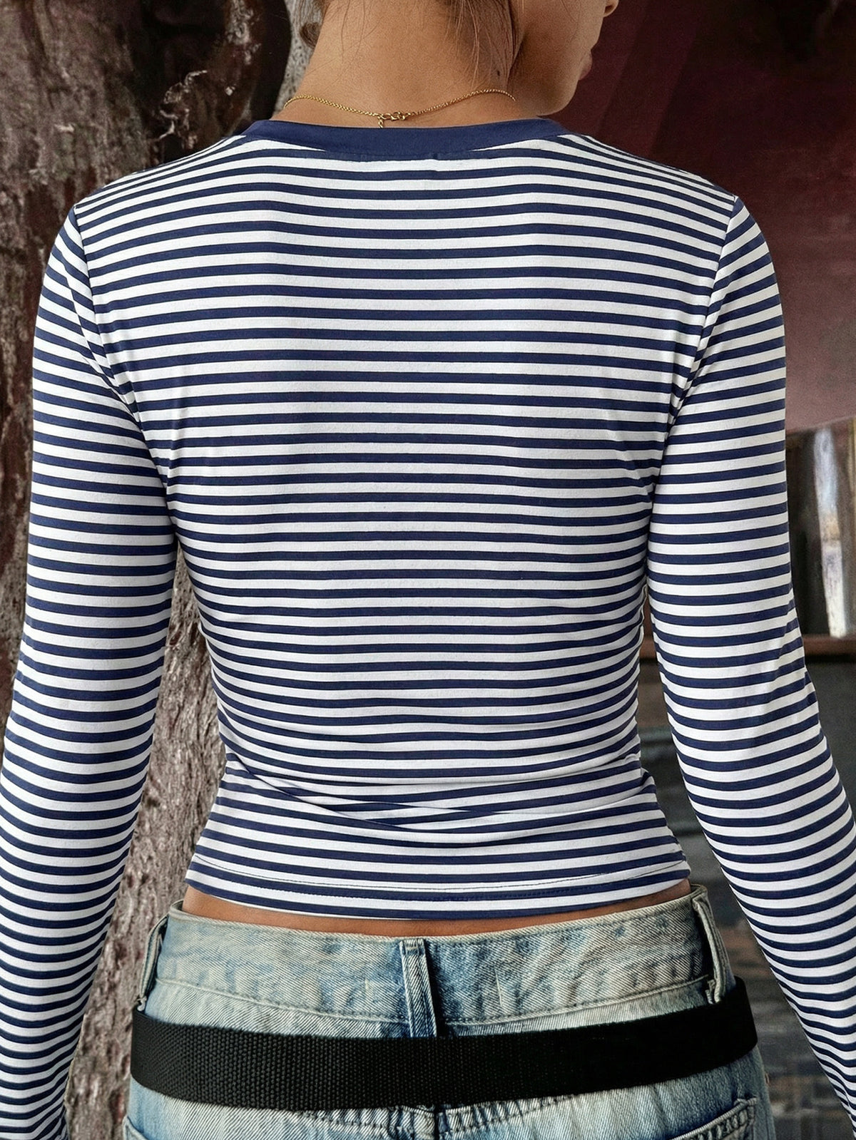 Womens Striped Slim-Fit V-Neck Long Sleeve